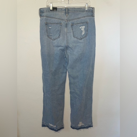 Fashion Nova Amsterdam Ripped Straight Leg Light Wash Jeans - Picture 5 of 7